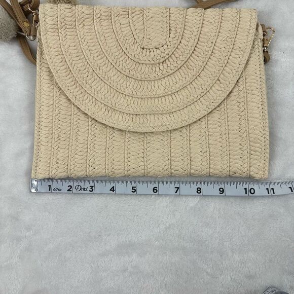 Boutique Woven Straw Crossbody Purse Beige Cream Boho Bag Neutral Puff Charm - Picture 4 of 7